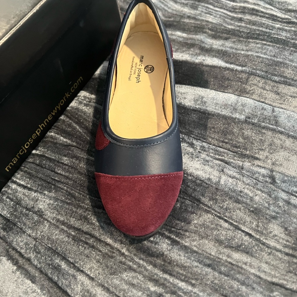 Kids Navy and Burgundy Loafers Size 2.5 by Marc Joseph